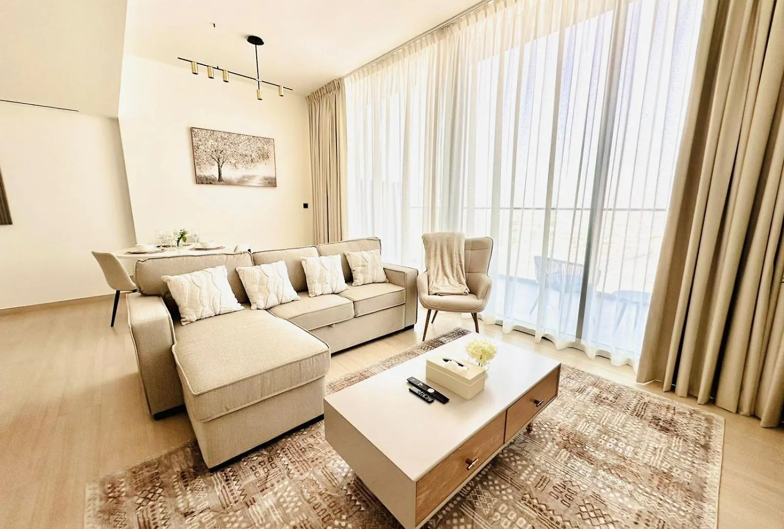 Spacious 1Br Apartment With Big Balcony In Jvc Dubai