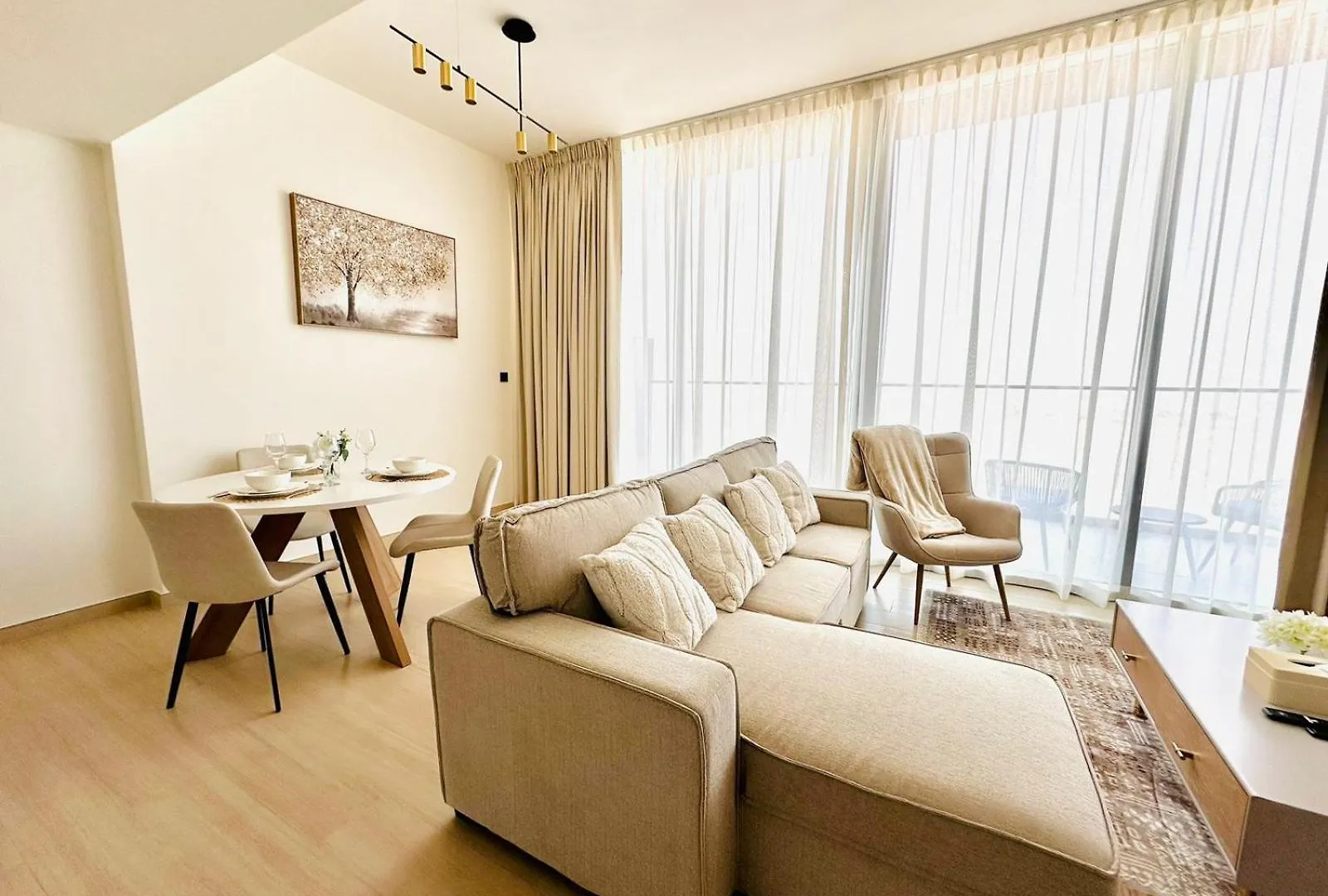 Spacious 1Br Apartment With Big Balcony In Jvc Dubai