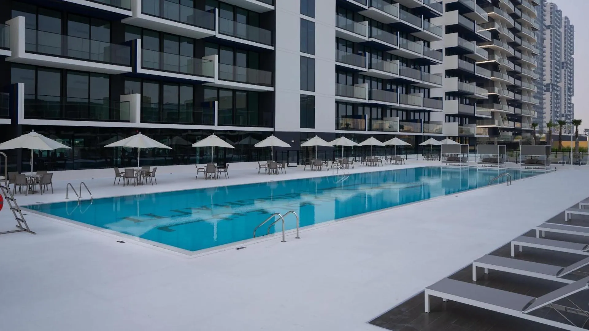 Spacious 1Br Apartment With Big Balcony In Jvc Dubai